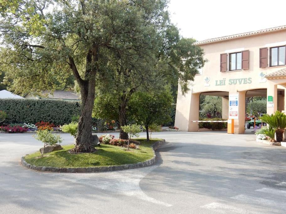 Mobile Home 6-Pers Camping Lei Suves-Cotes D'Azur-Including Airco Roquebrune-sur Argens Bagian luar foto